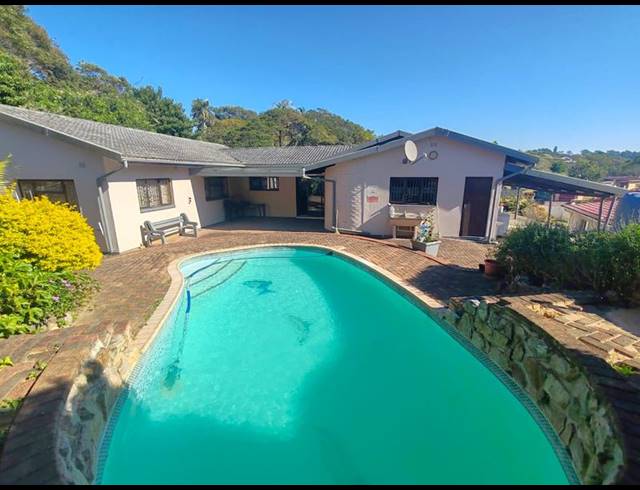 4 BEDROOM HOUSE FOR SALE IN OSLO BEACH